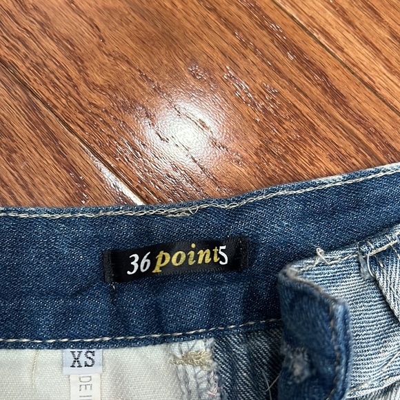 Jeans shorts. - Picture 2 of 3